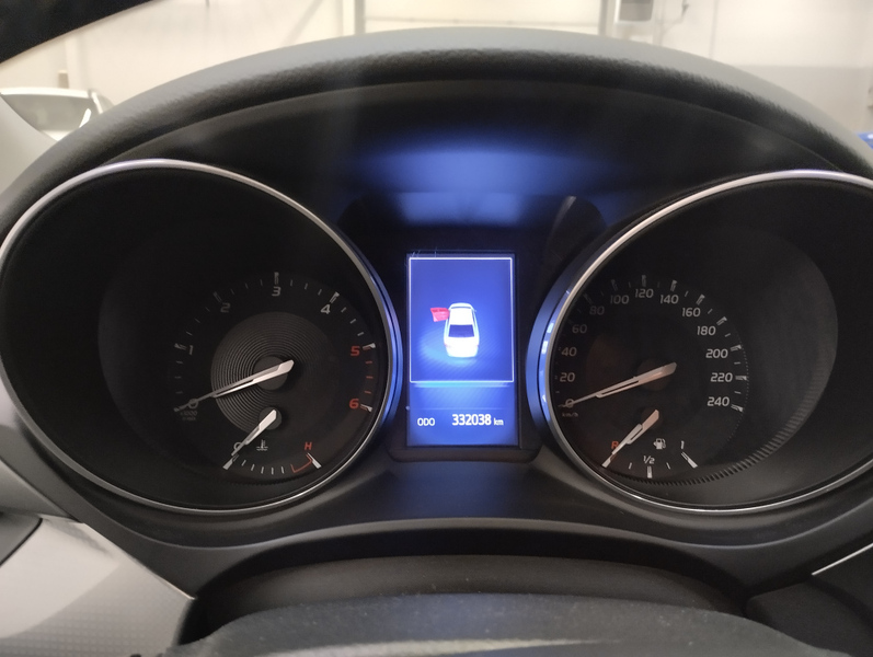 Toyota Avensis vaihtoauto