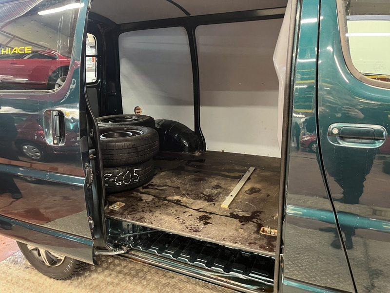 Toyota Hiace vaihtoauto