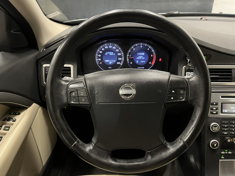 Volvo V70 vaihtoauto