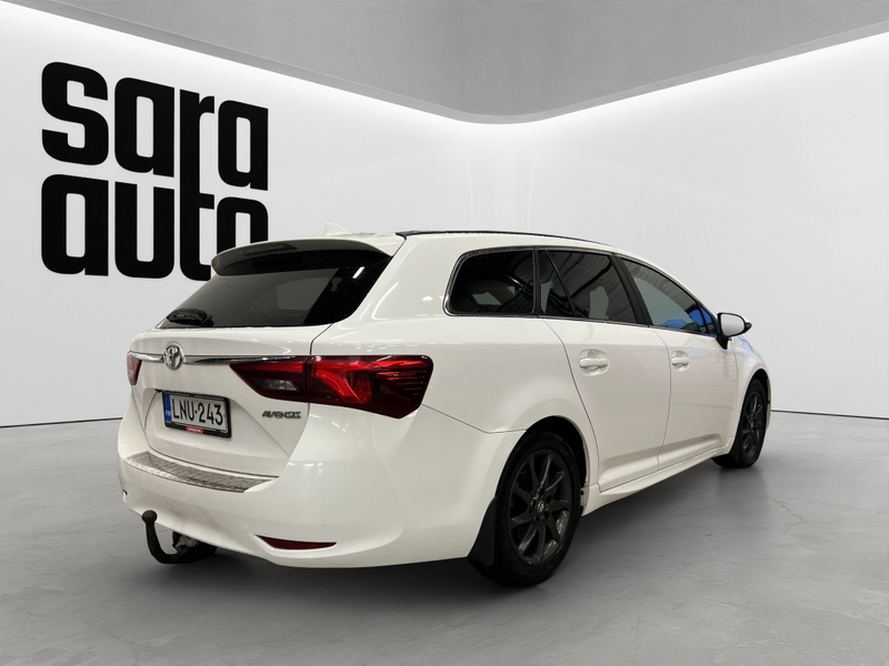 Toyota Avensis vaihtoauto