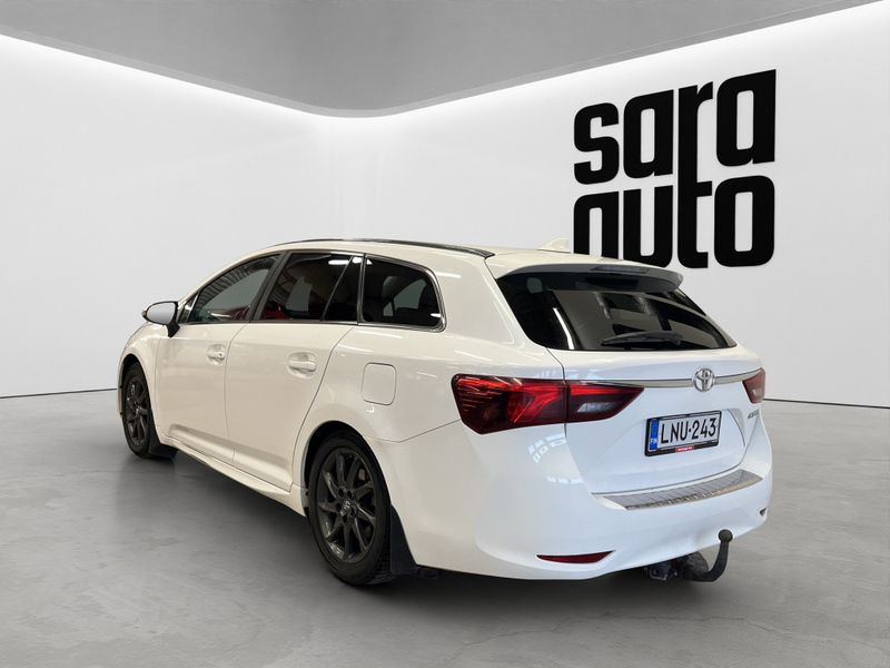 Toyota Avensis vaihtoauto