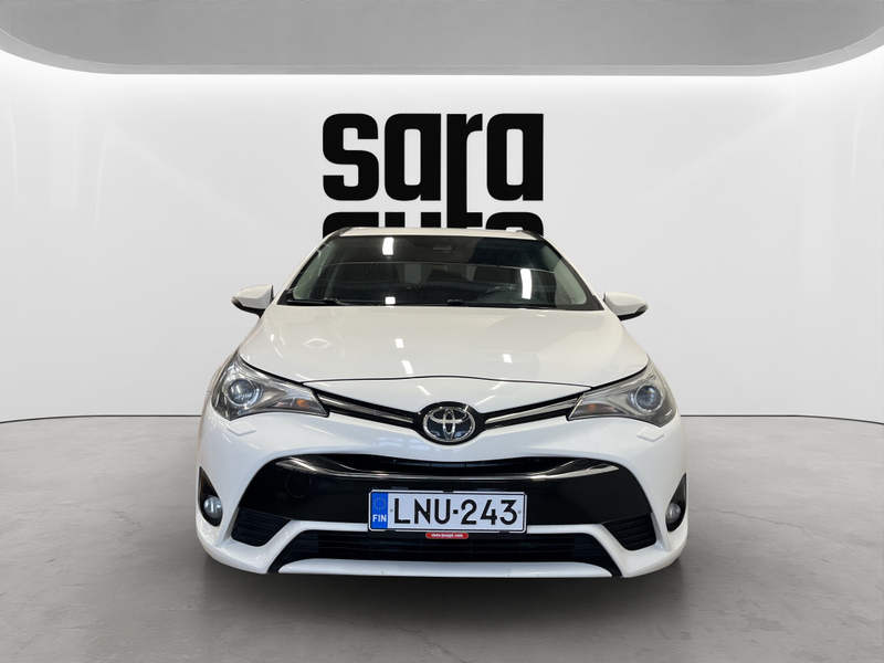 Toyota Avensis vaihtoauto