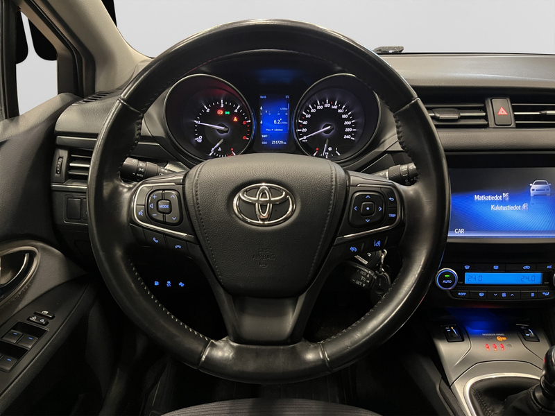 Toyota Avensis vaihtoauto