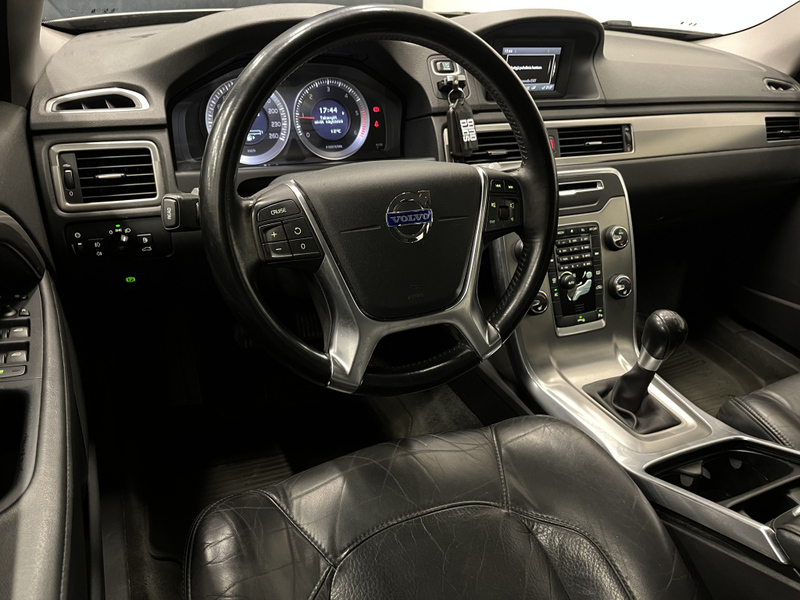 Volvo V70 vaihtoauto