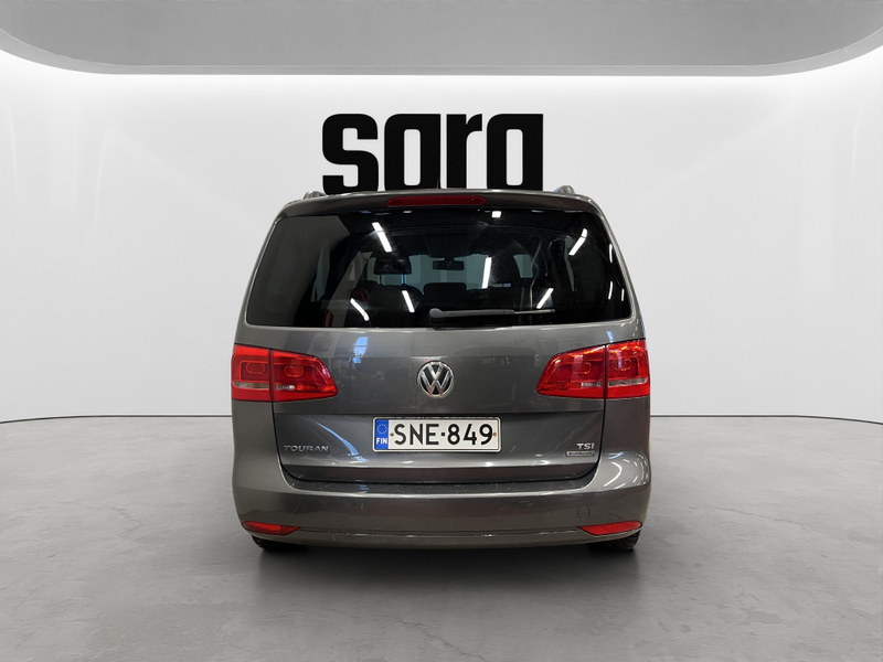 Volkswagen Touran vaihtoauto