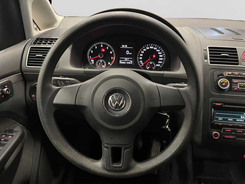 Volkswagen Touran vaihtoauto