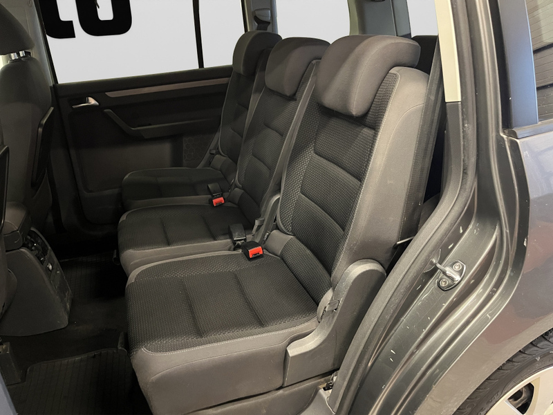 Volkswagen Touran vaihtoauto