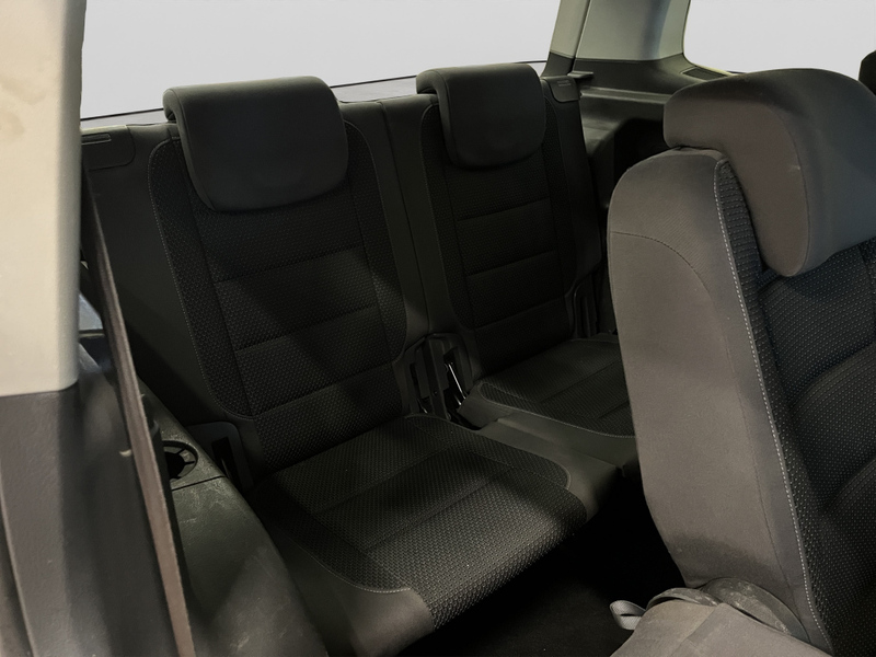 Volkswagen Touran vaihtoauto