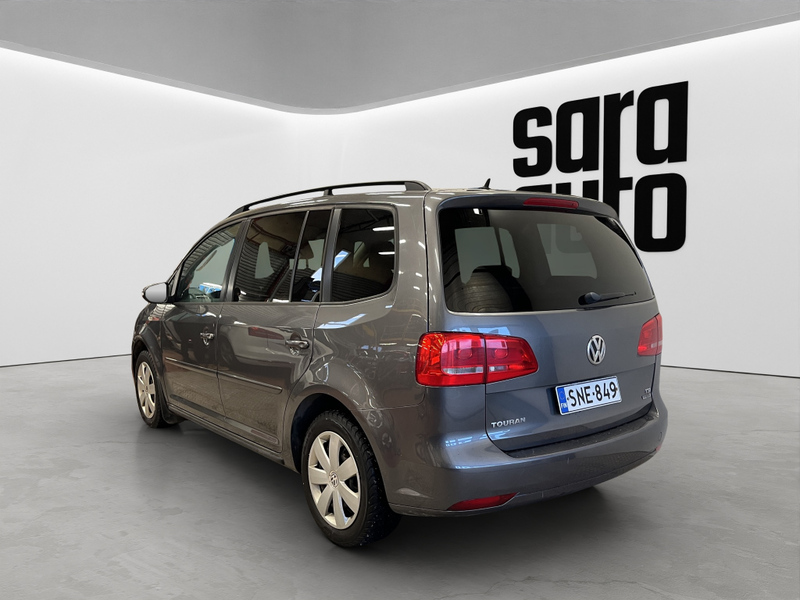 Volkswagen Touran vaihtoauto