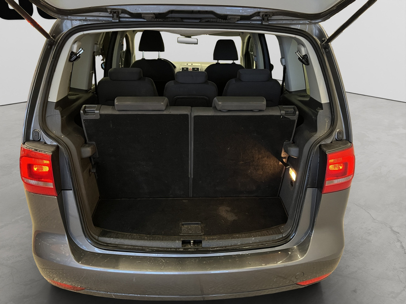 Volkswagen Touran vaihtoauto