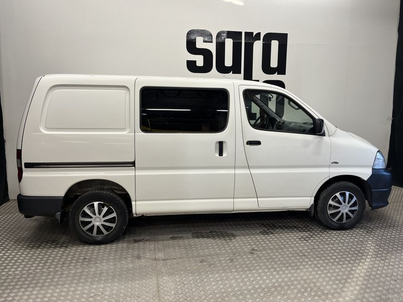 Toyota Hiace vaihtoauto