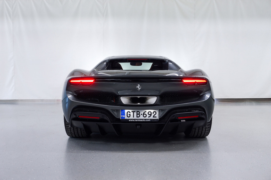 Ferrari 296 GTB vaihtoauto