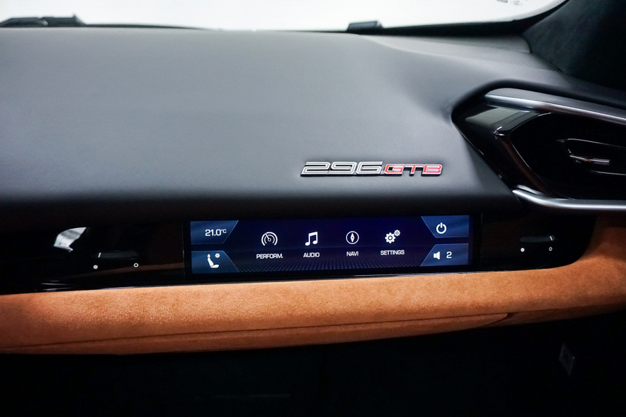 Ferrari 296 GTB vaihtoauto