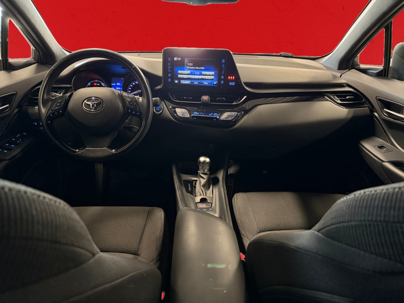 Toyota C-HR vaihtoauto