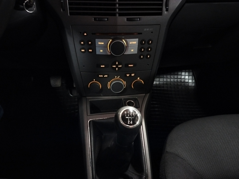 Opel Astra vaihtoauto