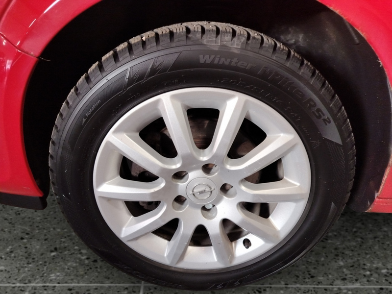 Opel Astra vaihtoauto