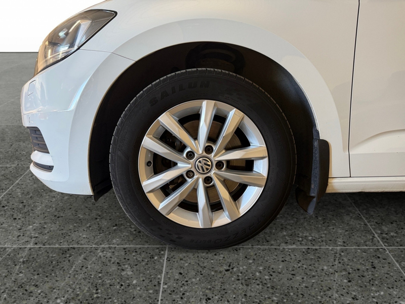 Volkswagen Touran vaihtoauto