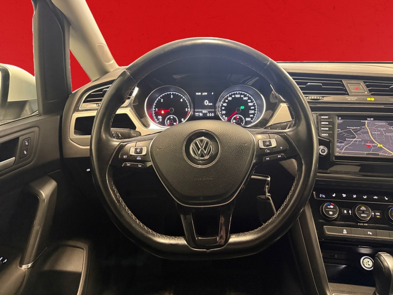 Volkswagen Touran vaihtoauto