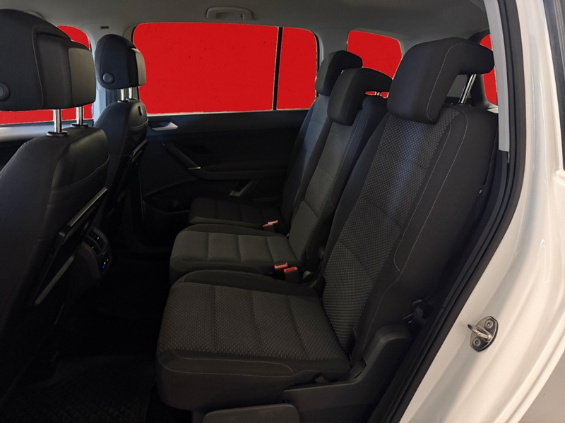 Volkswagen Touran vaihtoauto