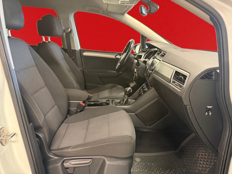 Volkswagen Touran vaihtoauto