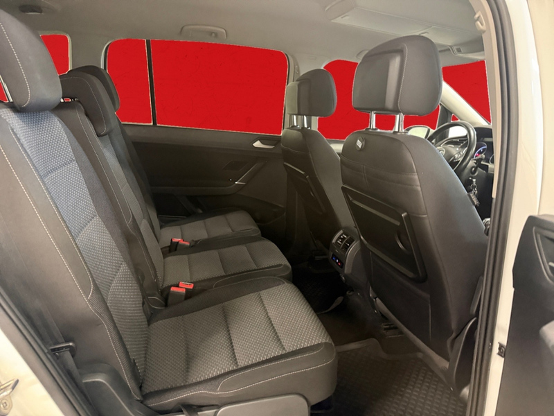 Volkswagen Touran vaihtoauto