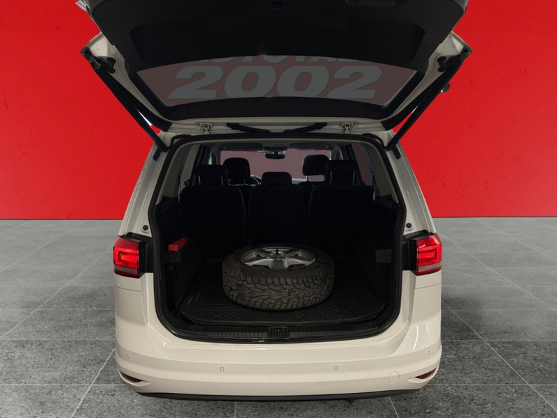 Volkswagen Touran vaihtoauto