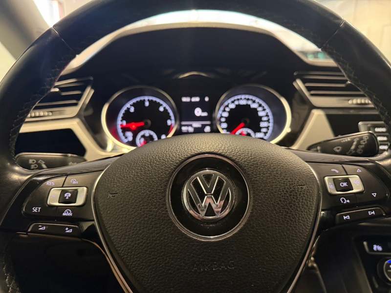 Volkswagen Touran vaihtoauto