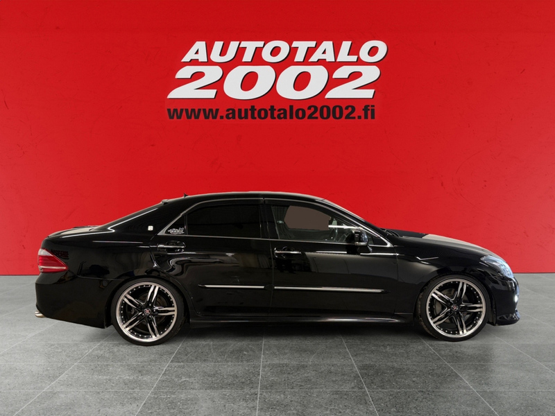 Toyota Crown vaihtoauto