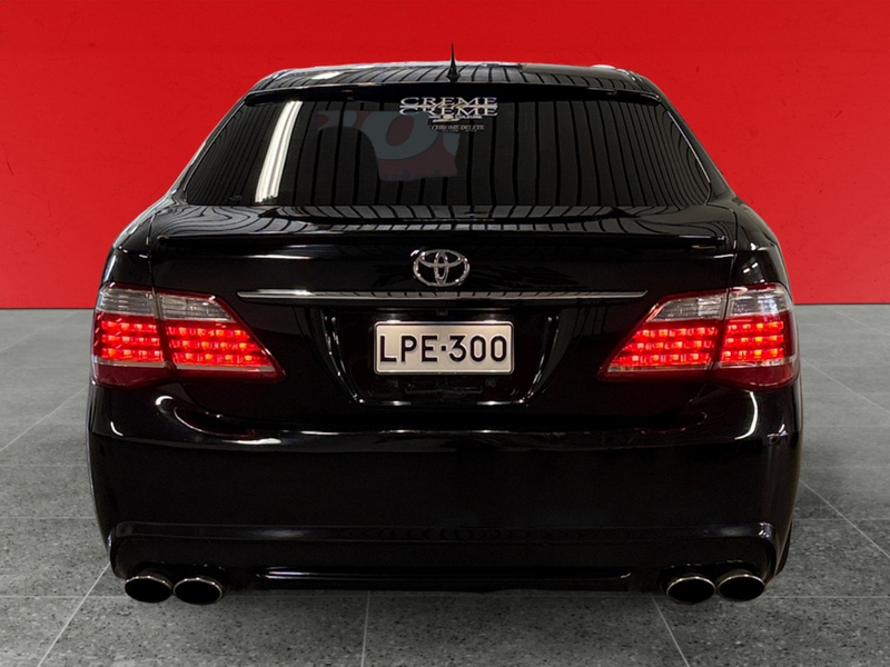 Toyota Crown vaihtoauto