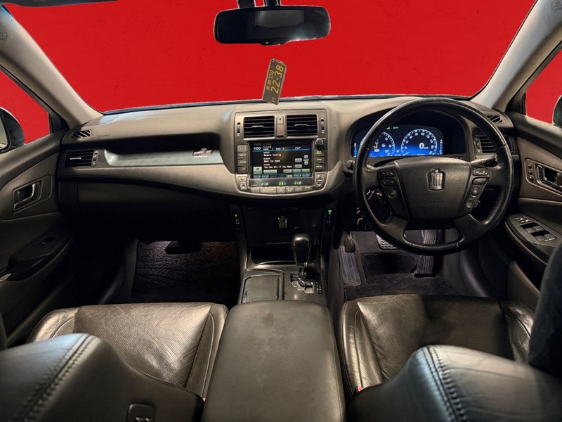 Toyota Crown vaihtoauto