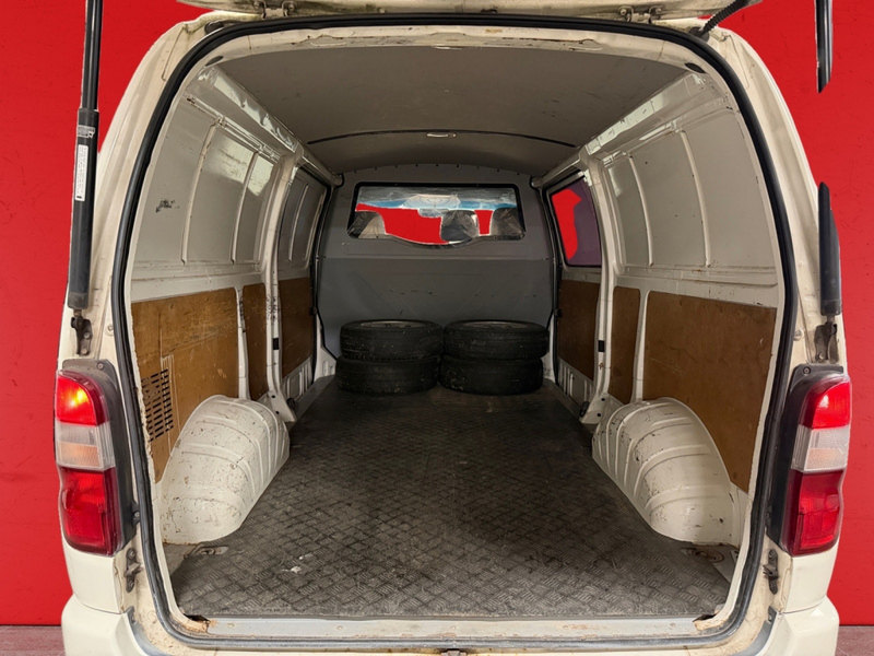 Toyota Hiace vaihtoauto