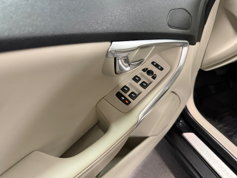 Volvo V40 Cross Country vaihtoauto