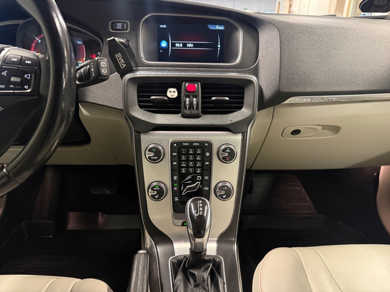 Volvo V40 Cross Country vaihtoauto