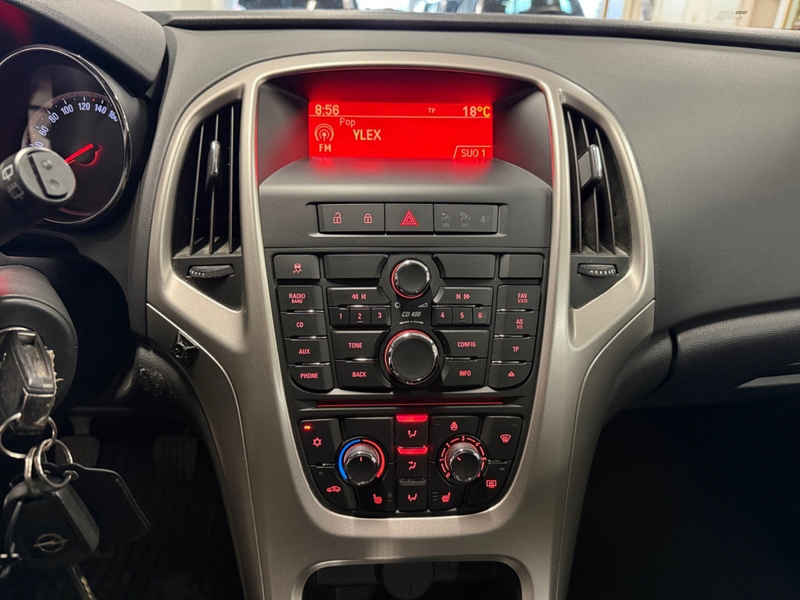 Opel Astra vaihtoauto