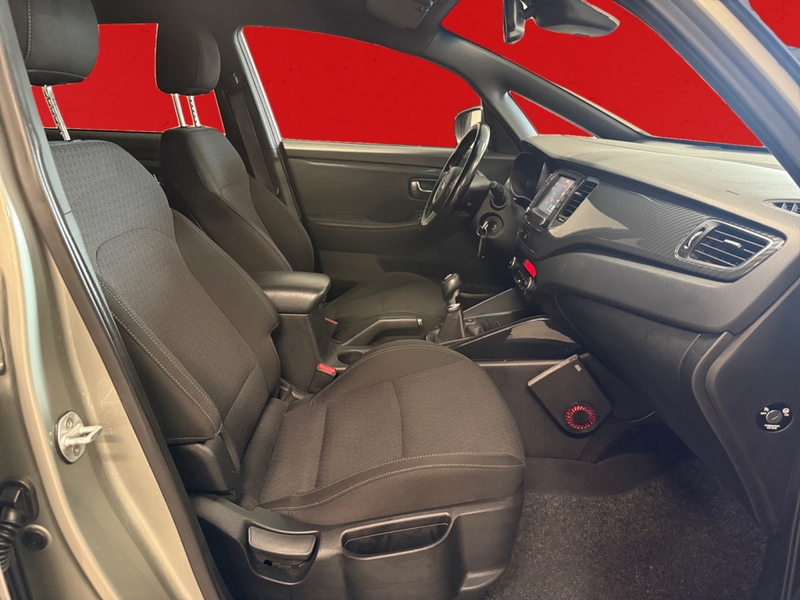 Kia Carens vaihtoauto