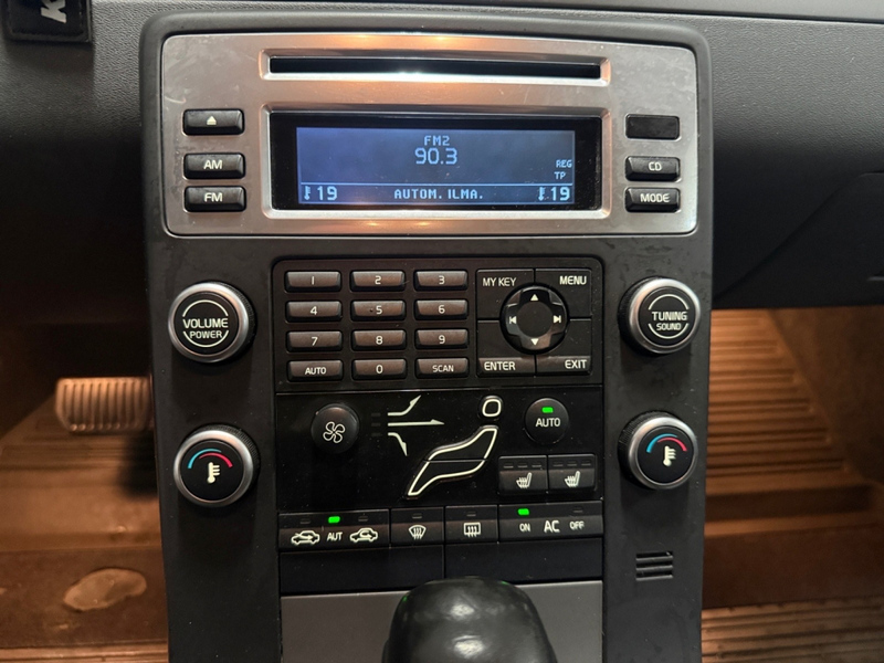 Volvo V70 vaihtoauto