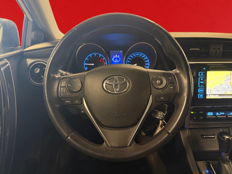 Toyota Auris vaihtoauto