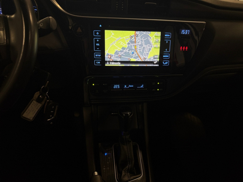 Toyota Auris vaihtoauto