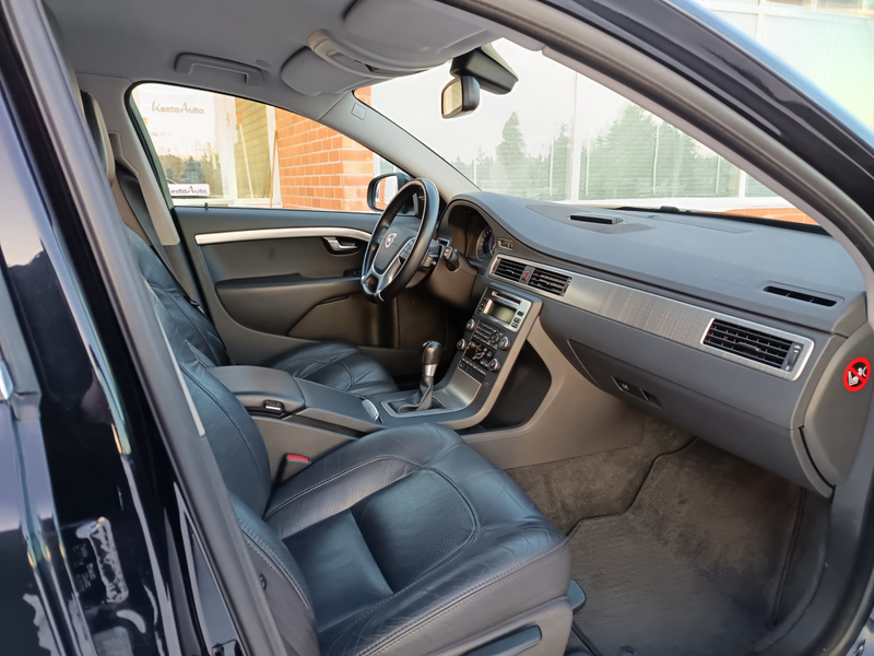 Volvo V70 vaihtoauto