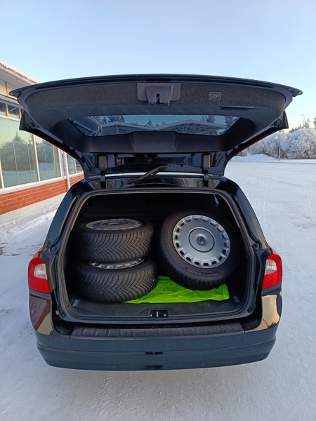 Volvo V70 vaihtoauto