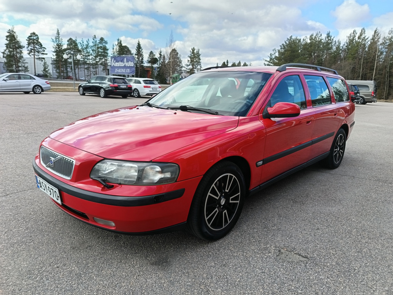 Volvo V70 vaihtoauto