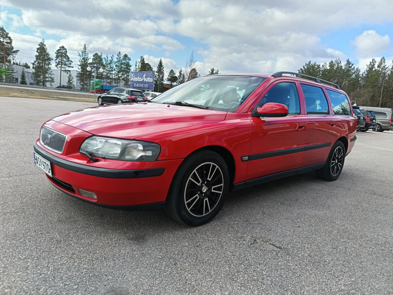 Volvo V70 vaihtoauto