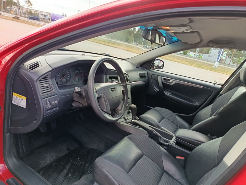 Volvo V70 vaihtoauto