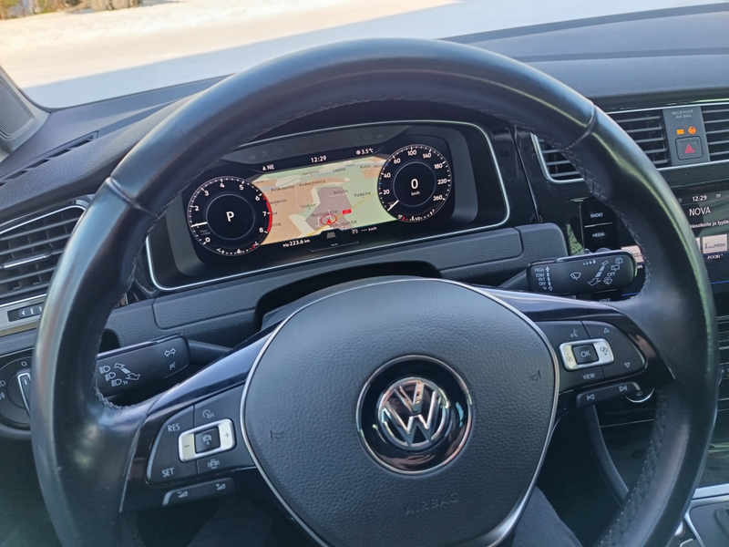 Volkswagen Golf vaihtoauto
