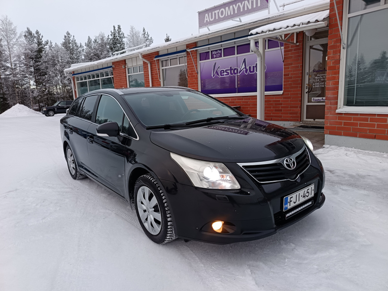 Toyota Avensis vaihtoauto