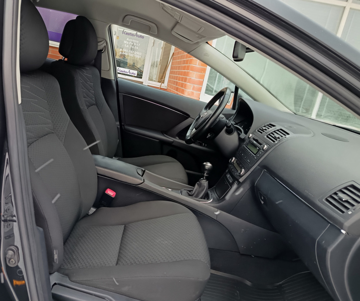 Toyota Avensis vaihtoauto