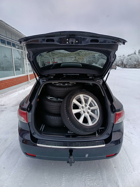 Toyota Avensis vaihtoauto