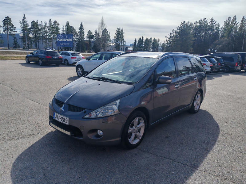 Mitsubishi Grandis vaihtoauto