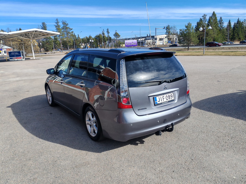 Mitsubishi Grandis vaihtoauto