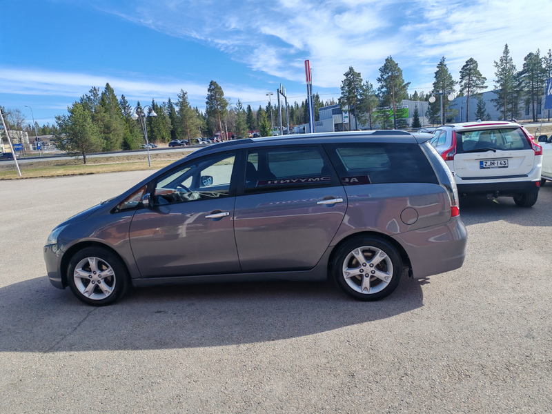 Mitsubishi Grandis vaihtoauto